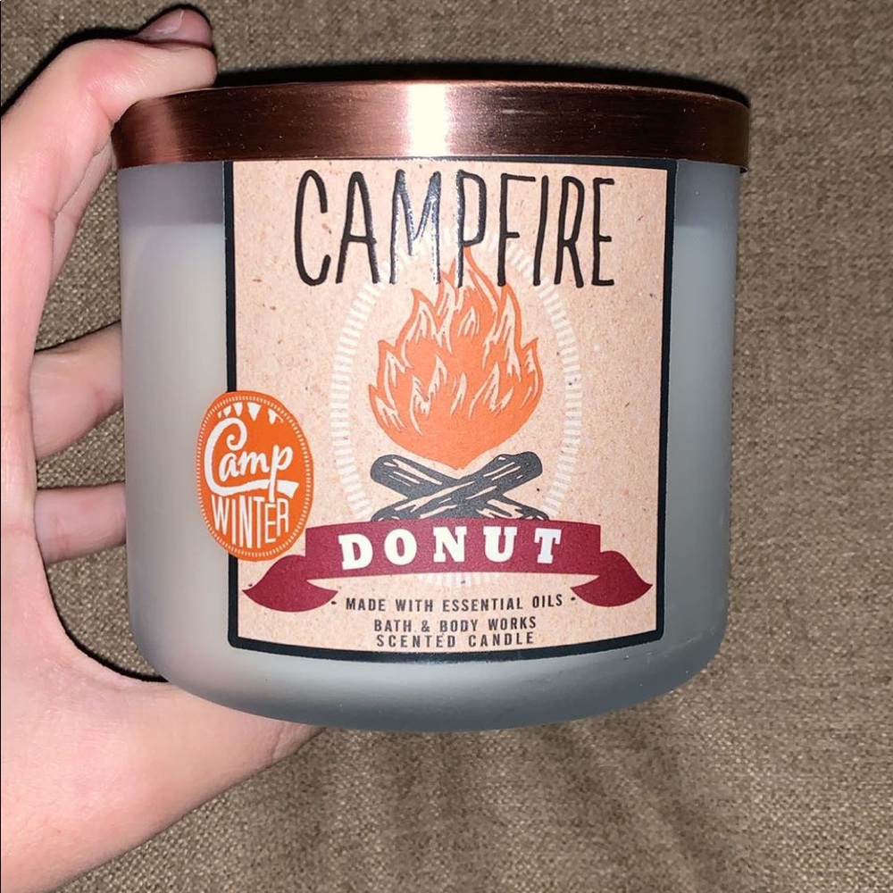 BRAND NEW BATH& BODY WORKS CANDLE